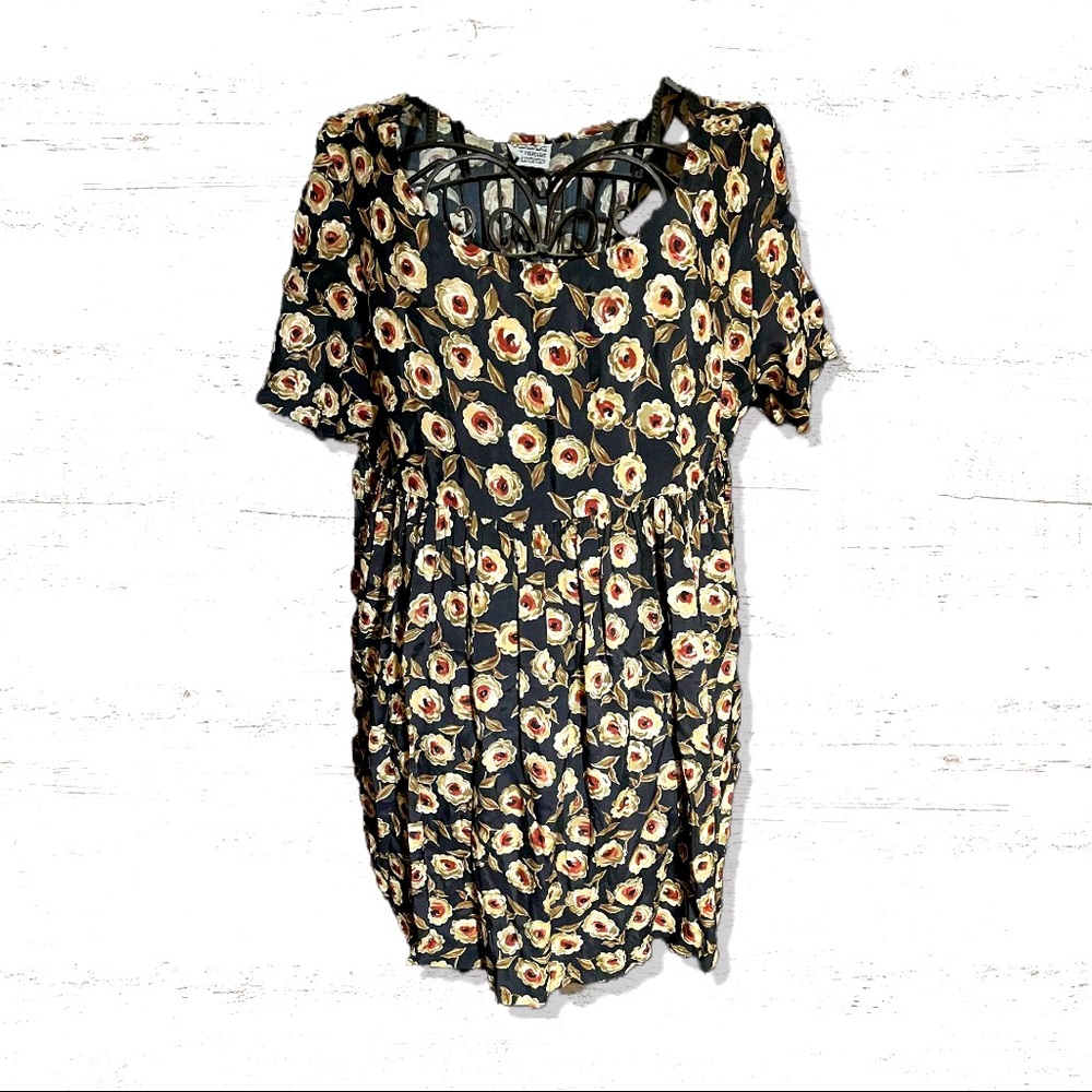 Cute short sleeve sun dress
